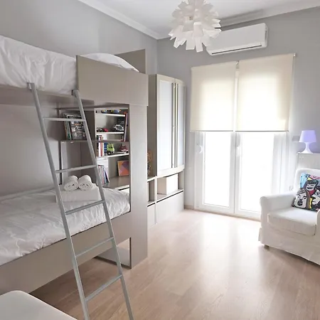 F15teen Urban Living Apartmán *